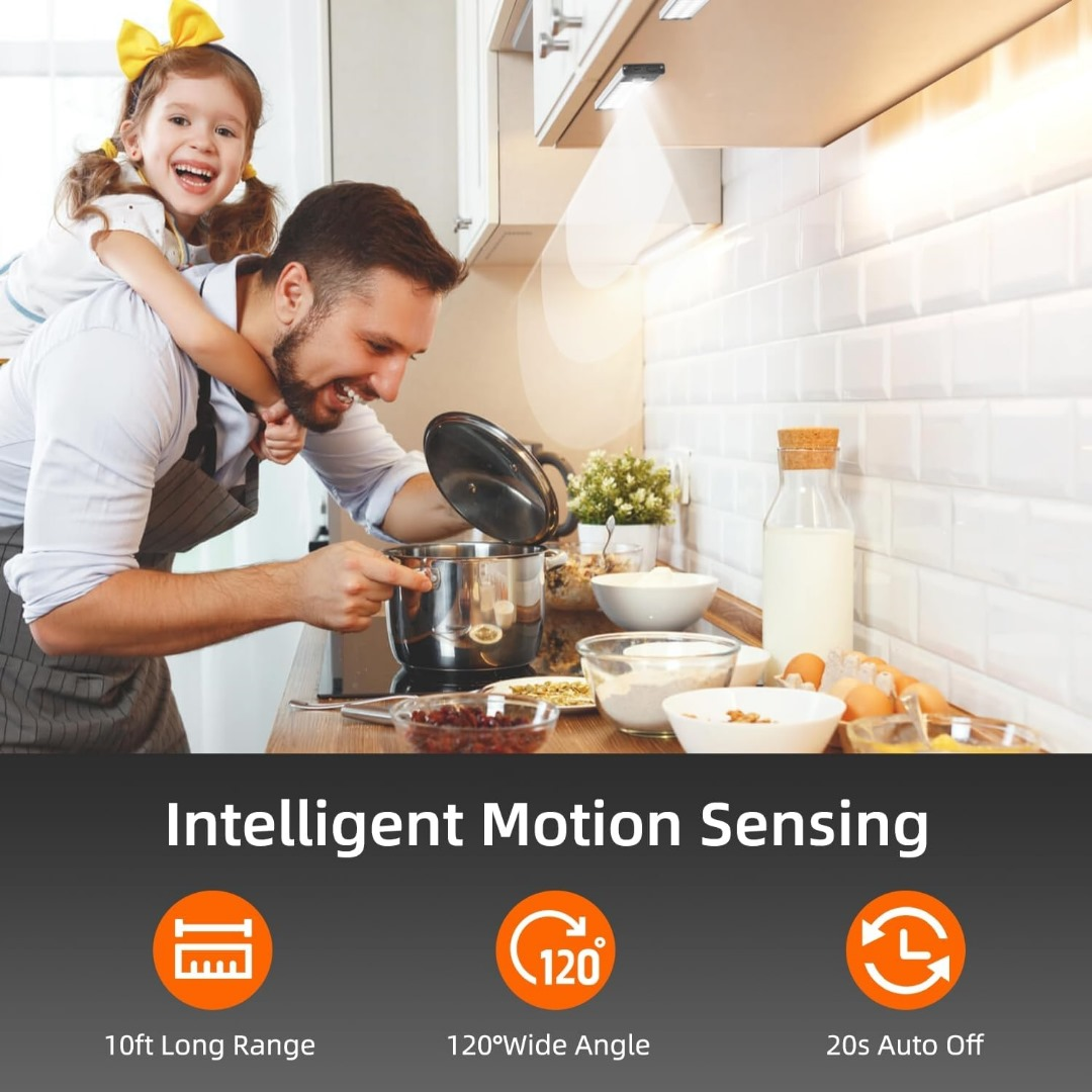 Automatic LED night light glowing in dark with smart motion detection feature